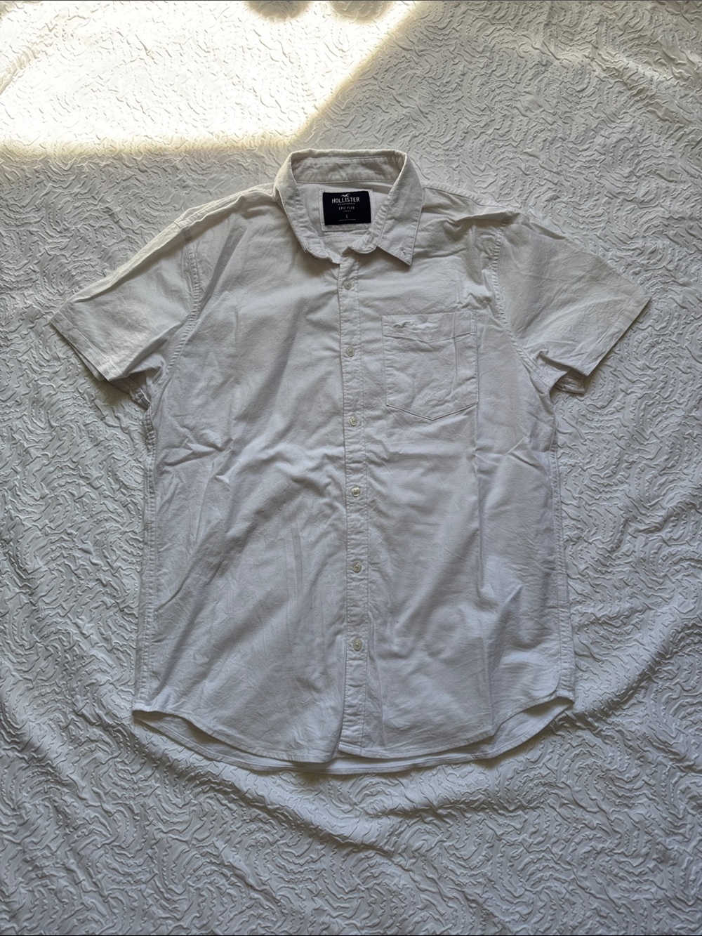 Hollister Men's Short-Sleeve White Button-Down Shirt